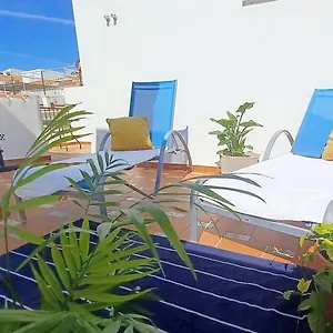 Apartment Tipica Casa En Con Patio Y Terraza Spain